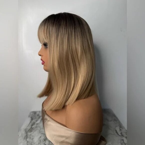 Balayage Blonde Short Wig with bangs - Picture 3 of 6